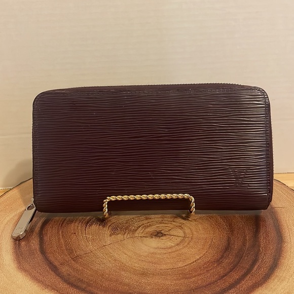 LV EPI WALLET - Picture 1 of 11